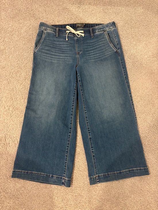 torrid Denim - torrid Midwash Blue Wide-Leg Cropped Jeans